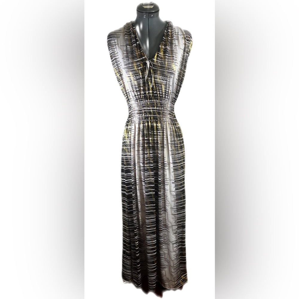 Seven Islands Women Small White and Black Metallic Sleeveless Maxi Dress